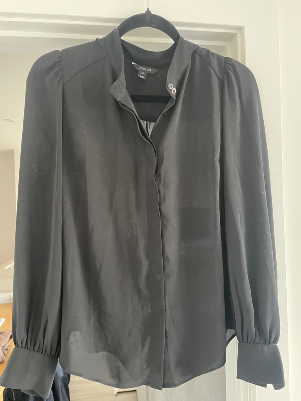 RW&CO. Black Long-Sleeve Button Blouse
Size Small